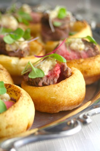 Mini Yorkshire Puddings with Roast Beef and Horseradish